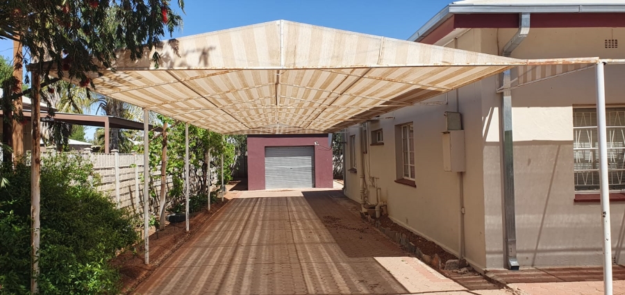 4 Bedroom Property for Sale in Die Rand Northern Cape